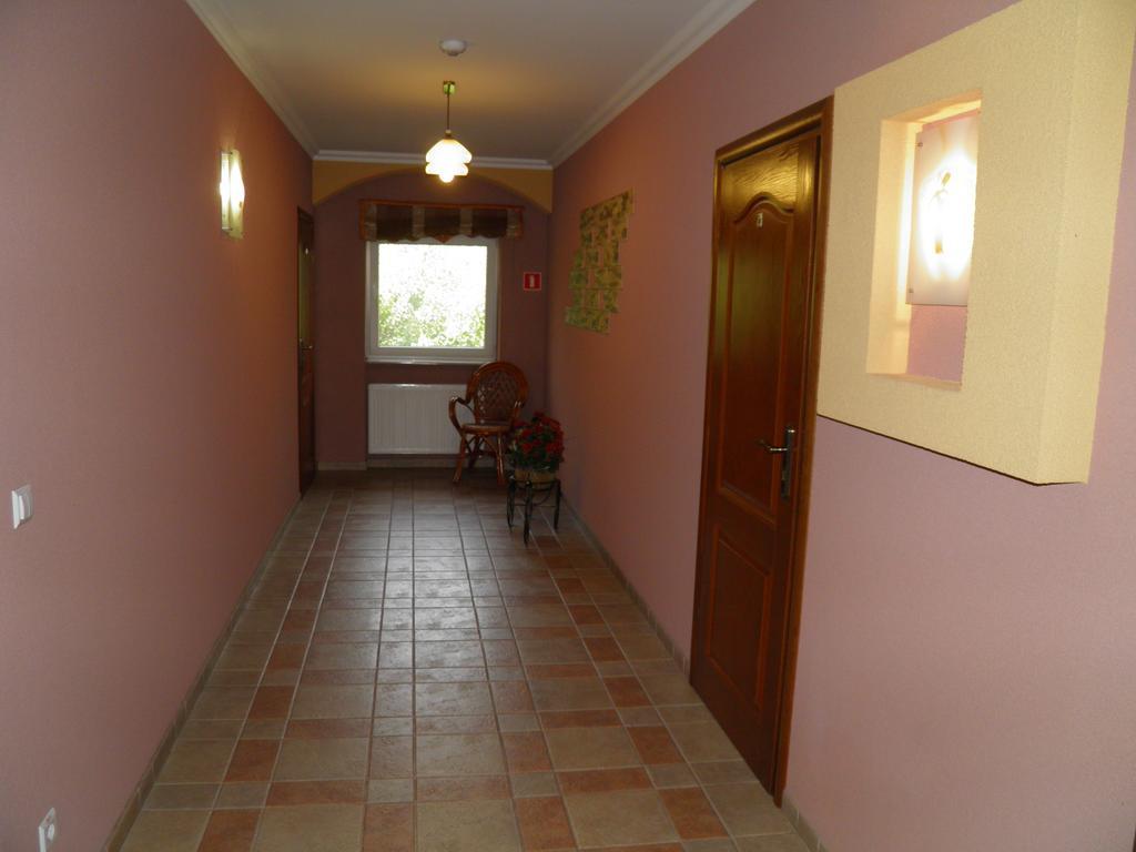 Magnat Hotel Mukachevo Exterior foto
