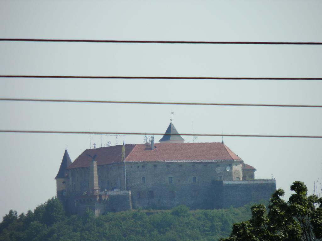 Magnat Hotel Mukachevo Exterior foto