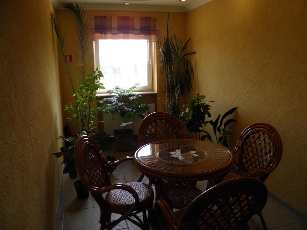 Magnat Hotel Mukachevo Exterior foto