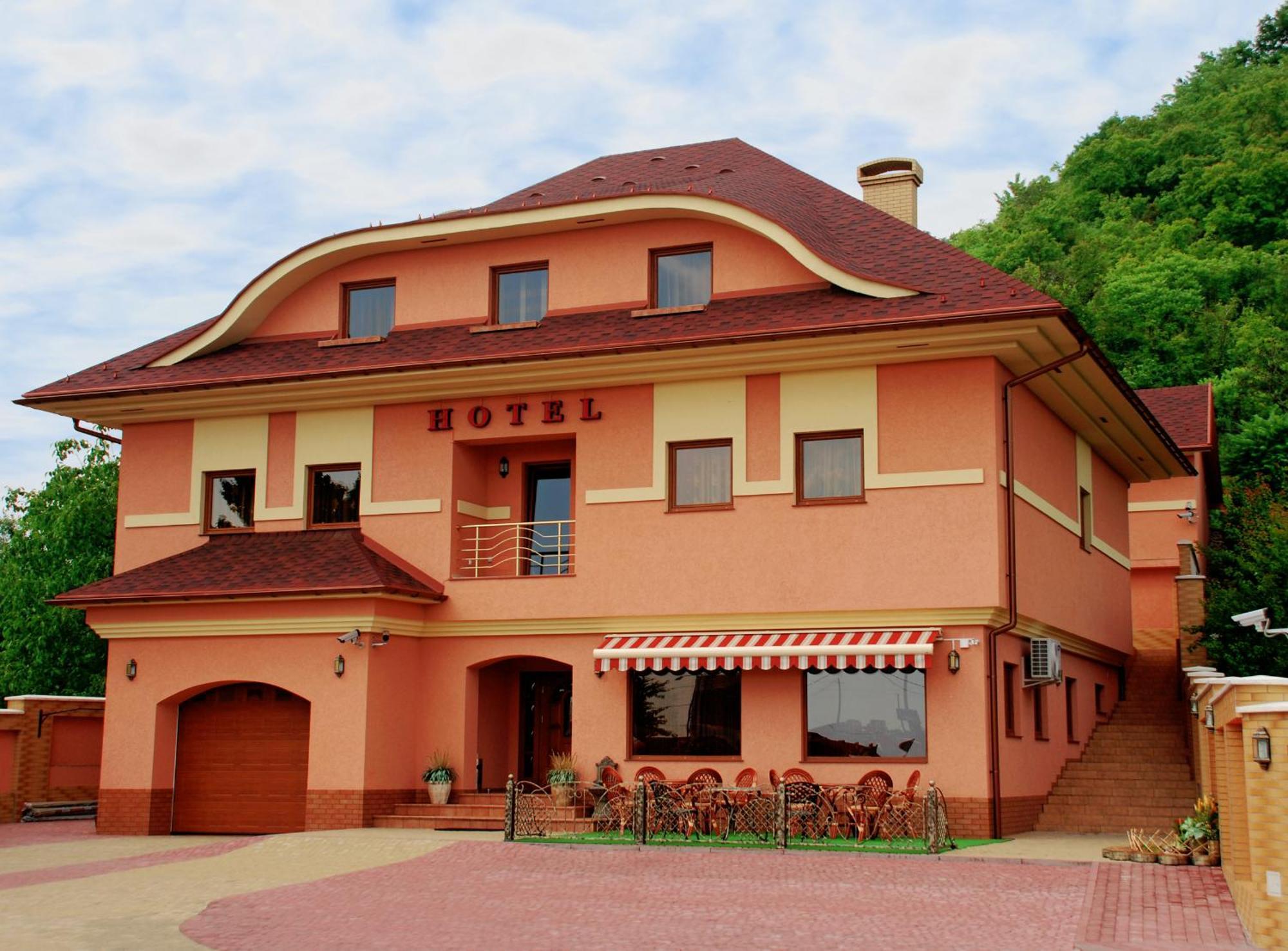 Magnat Hotel Mukachevo Exterior foto